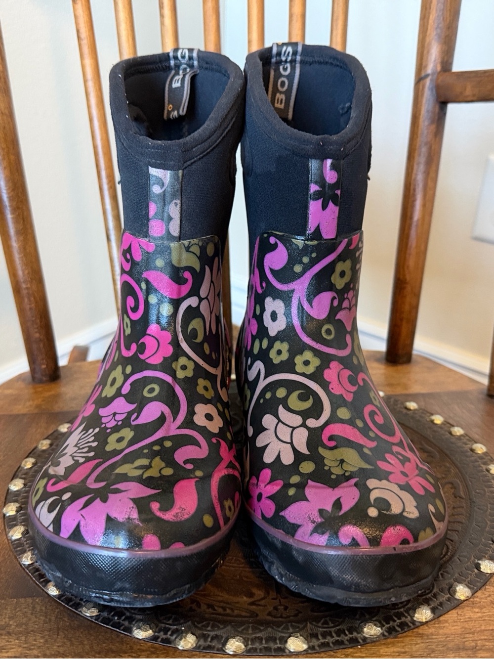 Bogs Women's Black Neoprene Short Rain Boots with Pink and Olive Floral Print